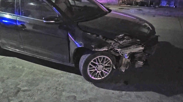 Tras causar choque en Martínez, conductor intentó huir pero lo cacharon 