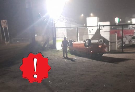 ¡Por ebrio! Conductor vuelca su vehículo en el bulevar Banderilla