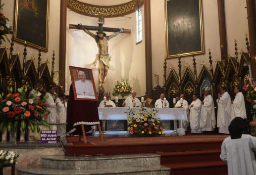 Alista Catedral de Xalapa actividades en memoria del Papa Francisco