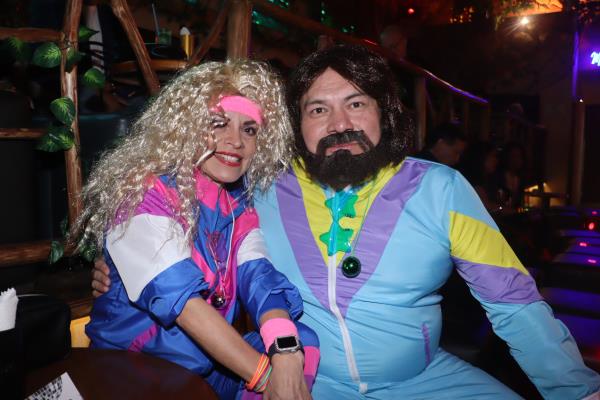 ECOS DE FIESTA RETRO DE LOS 70´S Y 80´S