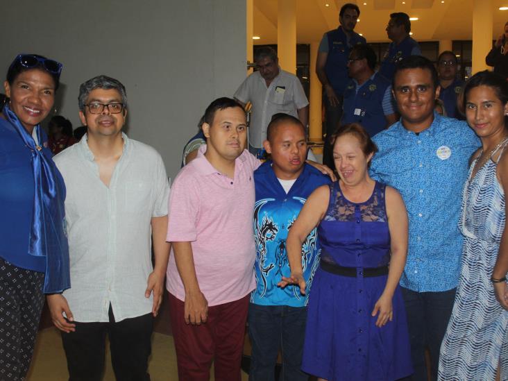 Red ´Veracruz Inclusivo´ realizan ´Expo autismo y emprendimiento: compras con causa, vidas con propósito´