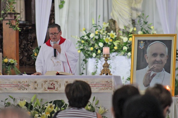 Misantla se une en oración por el Papa Francisco: campanas repican