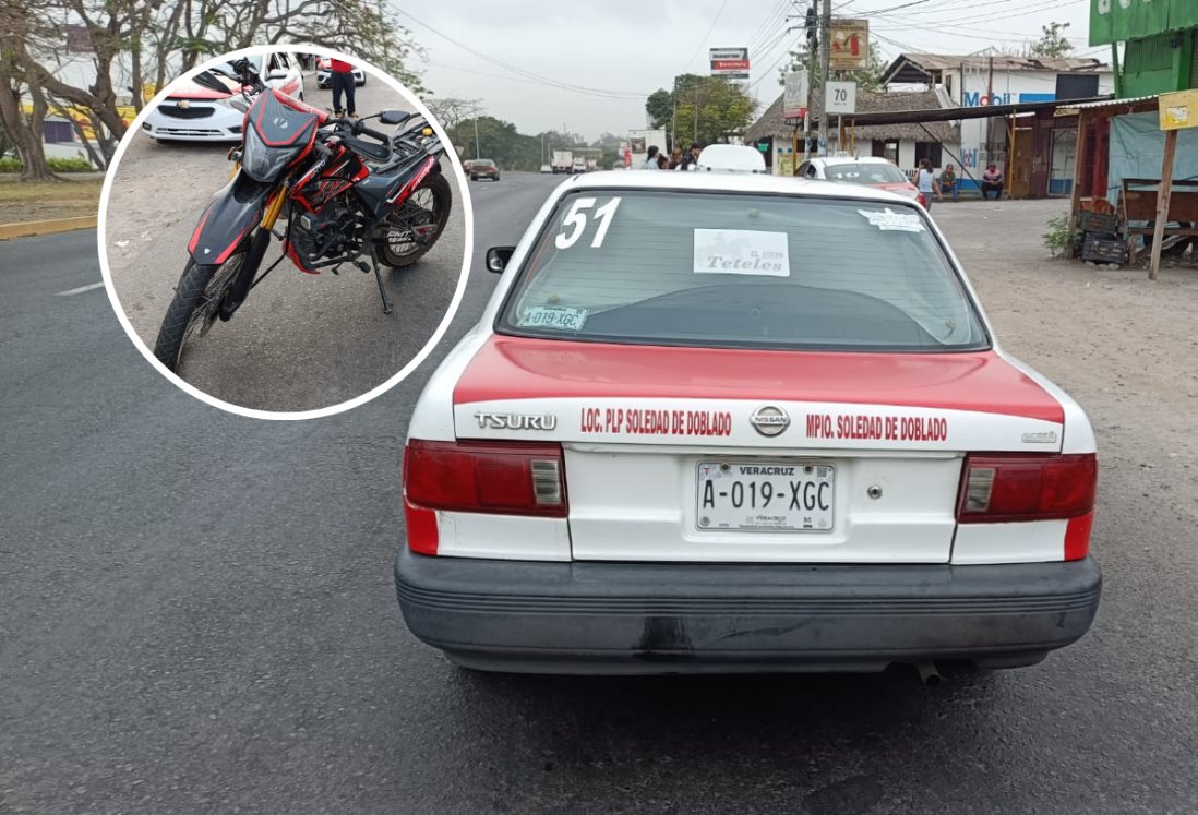 Motociclista se impacta contra la parte trasera de un taxi en la Veracruz – Xalapa