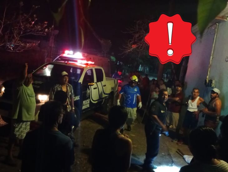 Hombre es rescatado con vida en Cuitláhuac, tras caer a un barranco
