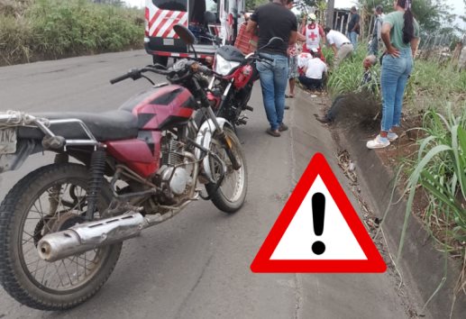Madre e hijo pequeño son arrollados por motociclista en Córdoba; la reportan grave