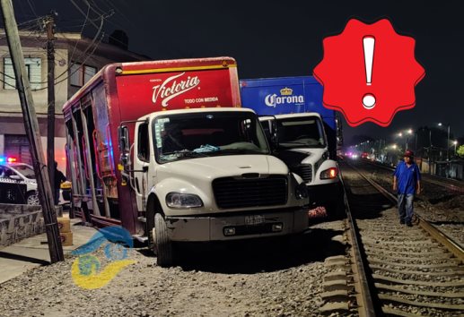 ¡Por poco! A camión cervecero casi se lo lleva el tren en Orizaba