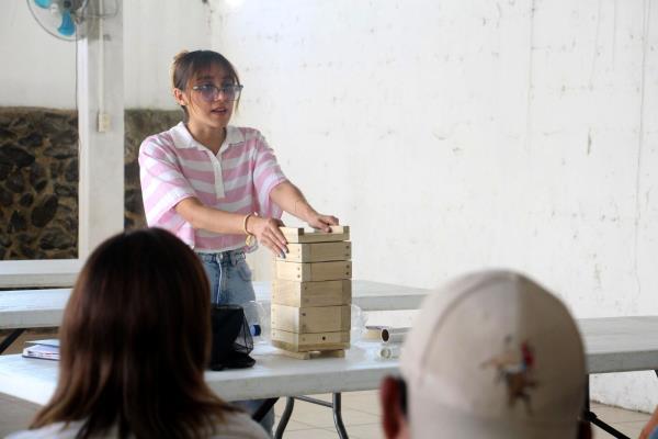 Inspiró a Rocío Nahle; joven de Misantla liderará programa estatal de miel