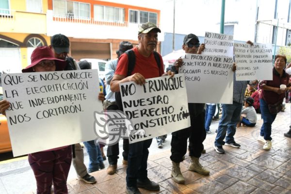 Realizan protesta contra CFE en Xalapa; por este motivo 