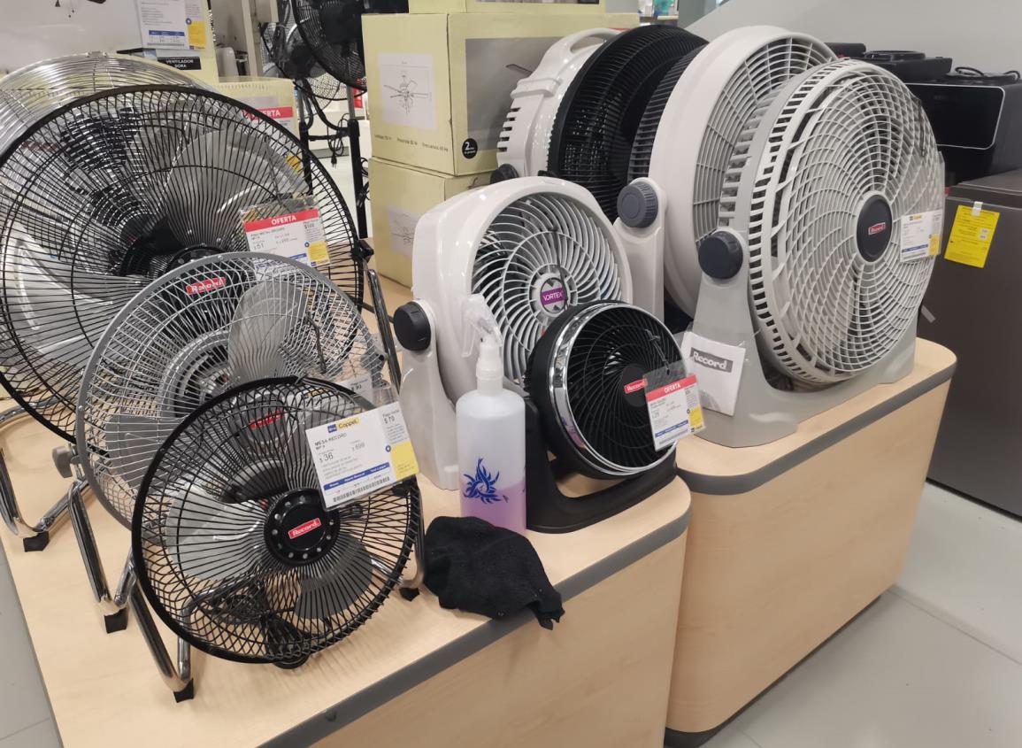 Nanchitecos buscan afrontar las altas temperaturas