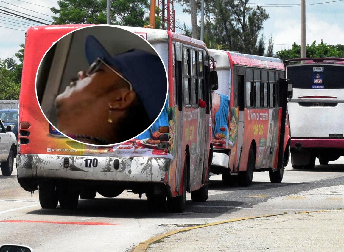 Captan a depravado autocomplaciéndose en camión urbano de Coatzacoalcos