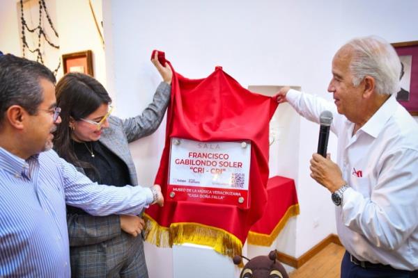 Xalapa rinde homenaje a Francisco Gabilondo Soler Cri-Cri con placa conmemorativa
