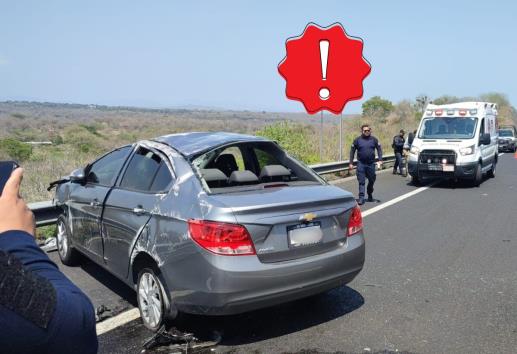Se registra volcadura en libramiento de Plan del Río; un lesionado