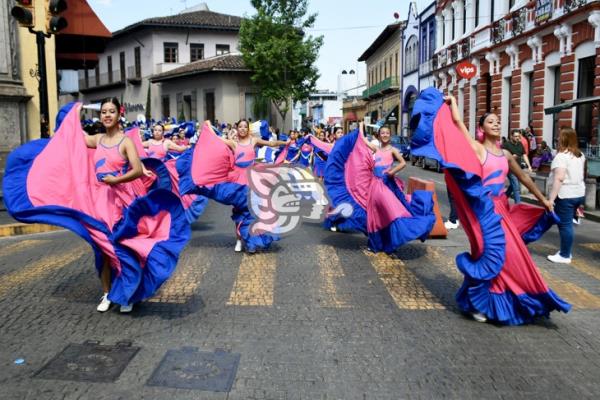 Con colorido desfile, celebran el Día Internacional de la Danza en Xalapa (+VIDEO)