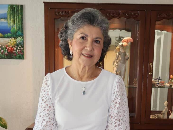 Lupita Gómez de Hernández es festejada por su cumpleaños
