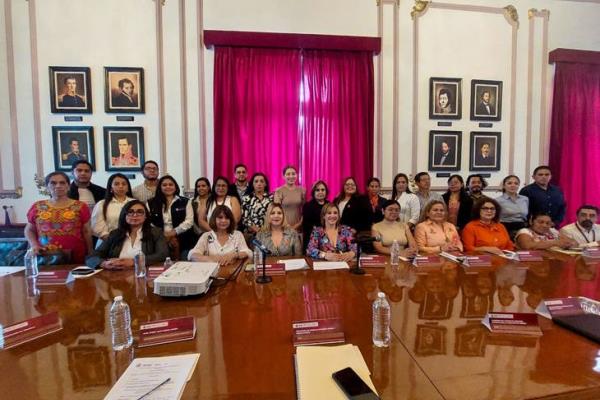 Veracruz instala grupo para prevenir embarazo adolescente; se suma a meta nacional