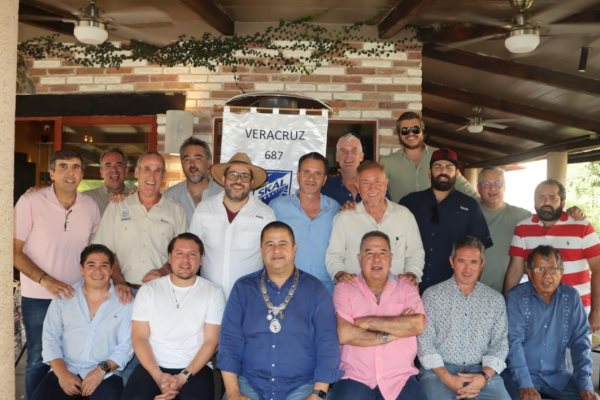 Efectúan reunión del Club Skål Veracruz del mes de abril