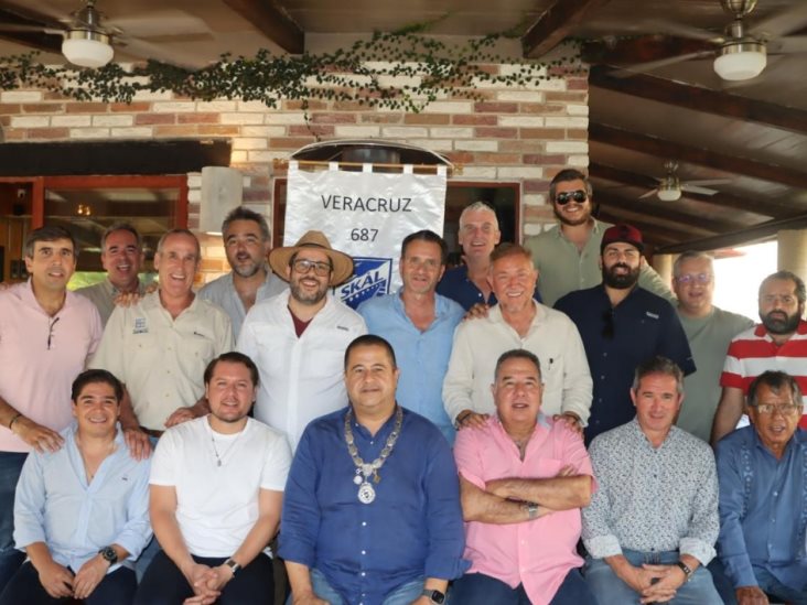 Efectúan reunión del Club Skål Veracruz del mes de abril