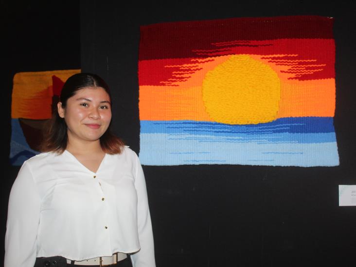 Alumnos de Talleres Libres de la UV exponen sus creaciones en tapiz