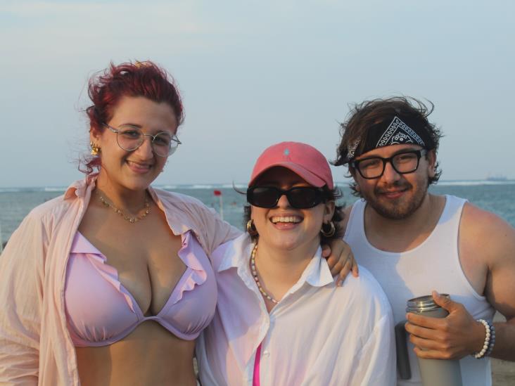 Jóvenes convierten las playas de Veracruz en su punto de encuentro