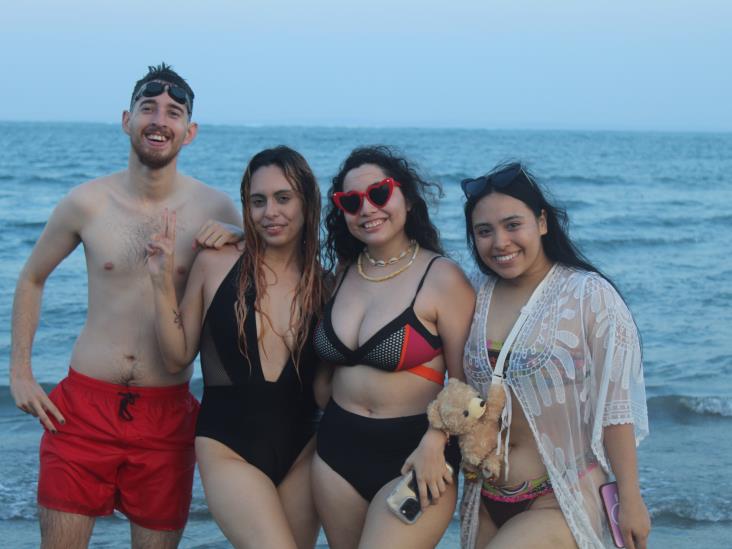 Jóvenes convierten las playas de Veracruz en su punto de encuentro