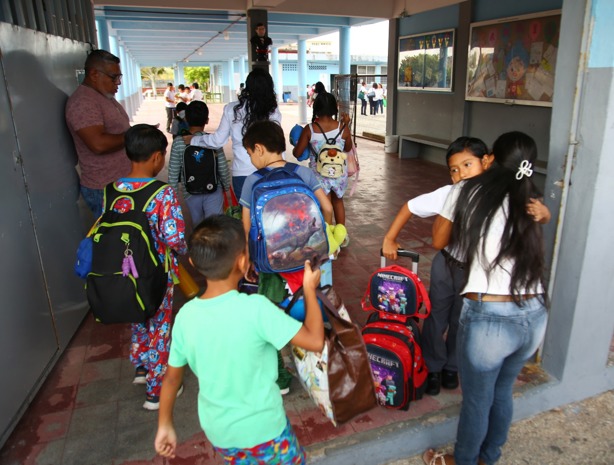 Tras vacaciones de Semana Santa, regresan a clases más de 70 mil alumnos en Coatzacoalcos