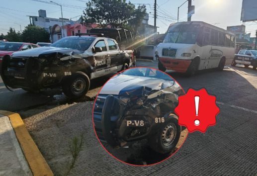Patrulla municipal choca contra  autobús en avenida Lázaro Cárdenas en Xalapa