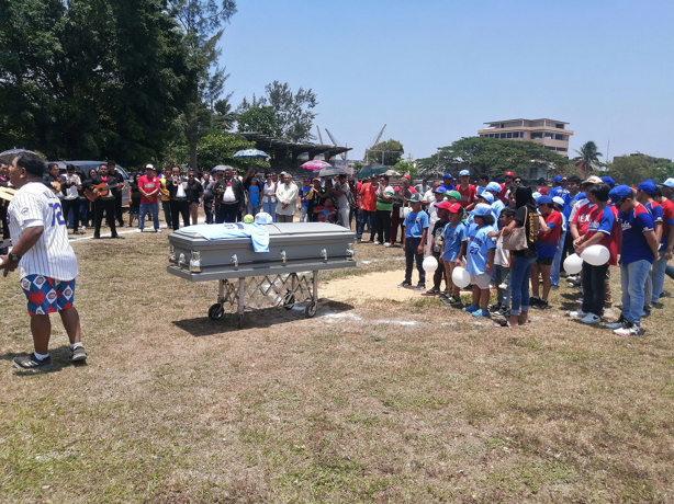 Emotivo homenaje póstumo dedican a Próspero Taylor López en el Miguel Alemán l VIDEO Emotivo homenaje póstumo dedican a Próspero Taylor López en el Miguel Alemán l VIDEO