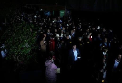 Tras un día sin electricidad, restablecen energía en España y Portugal