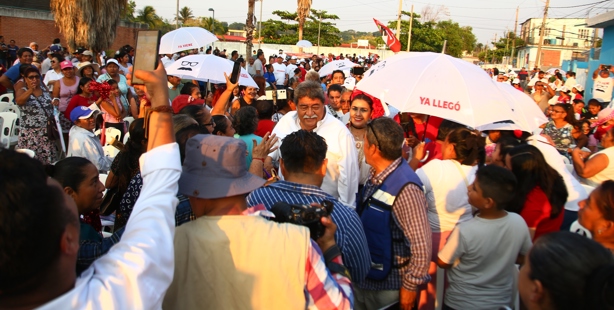 Elecciones 2025: Carlos Vasconcelos va al rescate de sectores populares de Coatzacoalcos | VIDEO