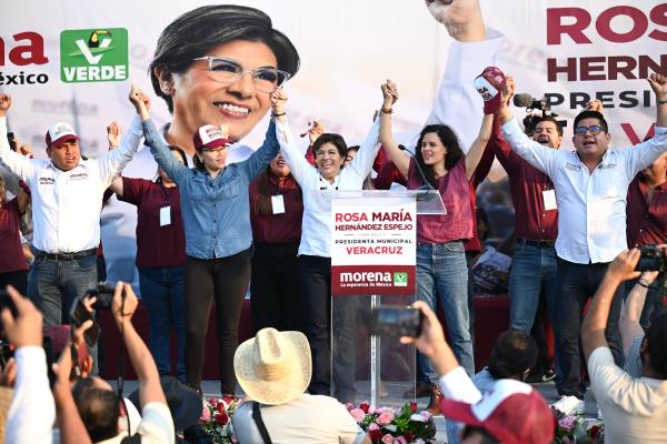 Rosa María Hernández Espejo arranca campaña en Veracruz junto a la líder nacional de Morena