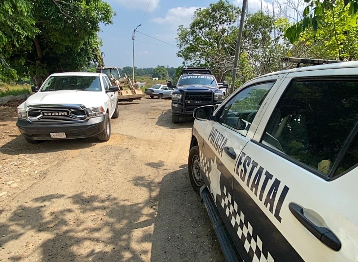 Desalojan zona invadida de Agua Dulce: Pemex avanza con demolición de viviendas