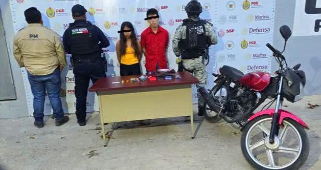 Cae pareja chiapaneca en Las Choapas con motocicleta robada y droga