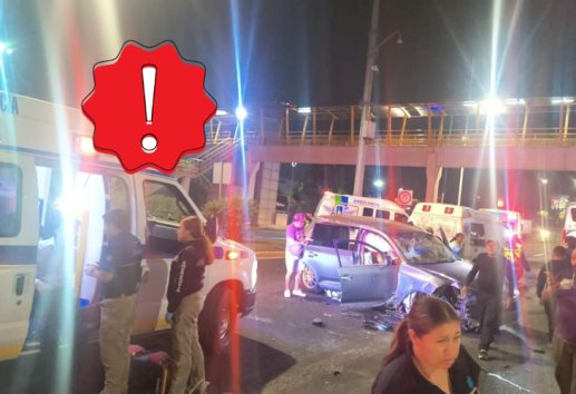 Auto se vuelca en Xalapa, frente a la SEV: resultan dos heridos y tres fugitivos