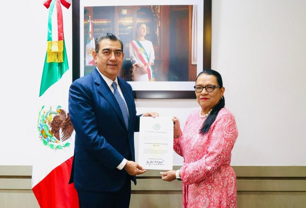 Exgobernador de Puebla Sergio Salomón es designado titular del INM