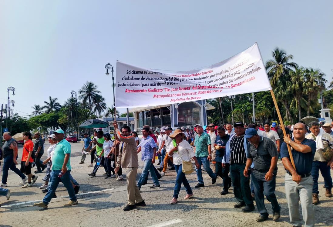 Extrabajadores del SAS se manifiestan en el centro histórico de Veracruz