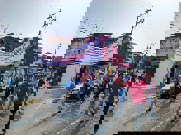 Extrabajadores del SAS se manifiestan en el centro histórico de Veracruz