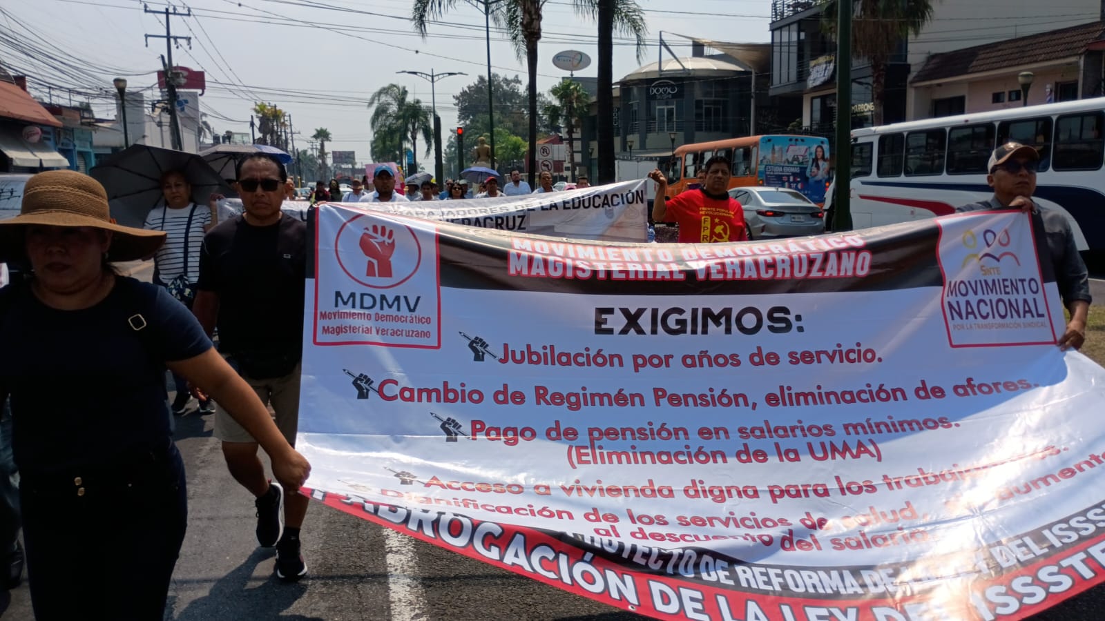 En Orizaba, maestros alzan la voz contra pensiones injustas (+Video)