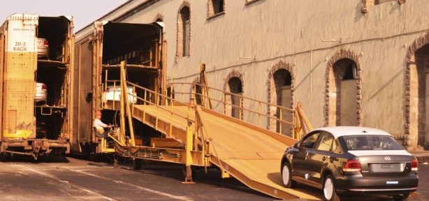 Tras caída en exportaciones de autos en puerto de Veracruz, Claudia Sheinbaum analiza ampliación de nuevos mercados