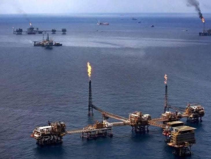 Pemex: Líder sindical alerta por congelamiento en construcción de plataformas petroleras