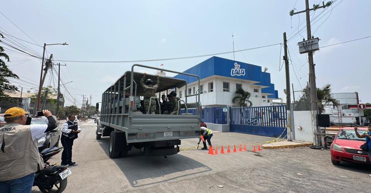Fuerte explosión sacude a fábrica de Lala en Veracruz; hay un deceso