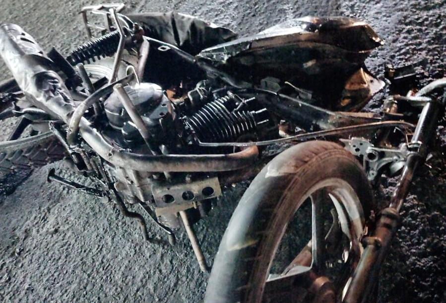 Motociclista resulta lesionado tras choque en la carretera Tierra Blanca a Tres Valles