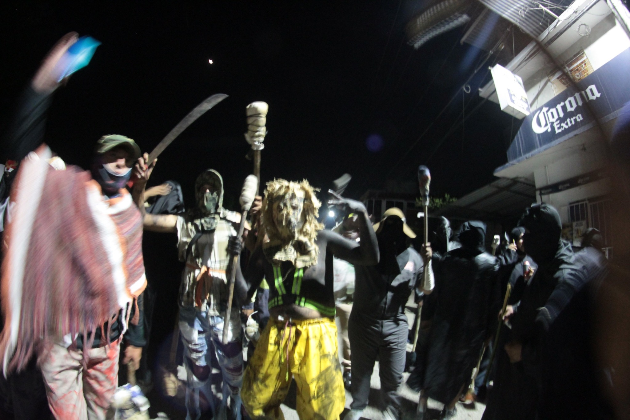 Autoridades de Veracruz buscan poner freno a apología al narco en carnaval de Tuzamapan