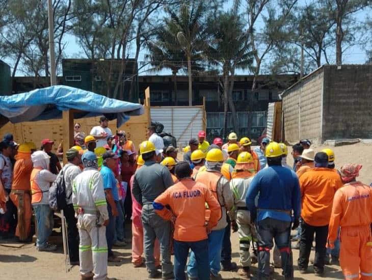 Albañiles demandan mayor fuente de empleos y salario digno en Coatzacoalcos