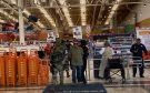 Detienen y desarman a hombre que provocó pánico dentro de un supermercado en Veracruz