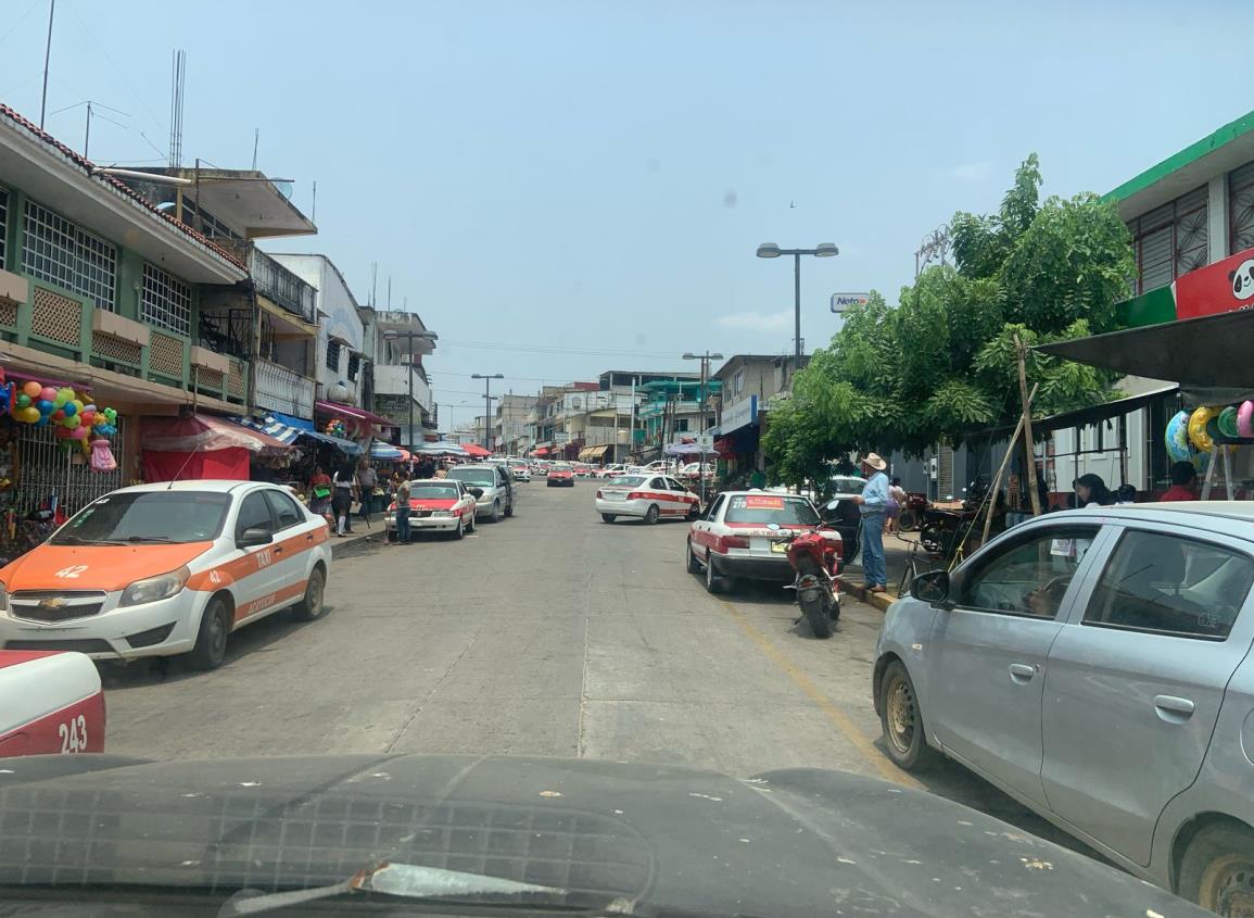 Abandona delegación de tránsito vialidad en Sayula de Alemán 