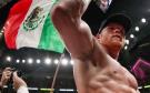 Gana Canelo Álvarez por decisión  en Arabia Saudita