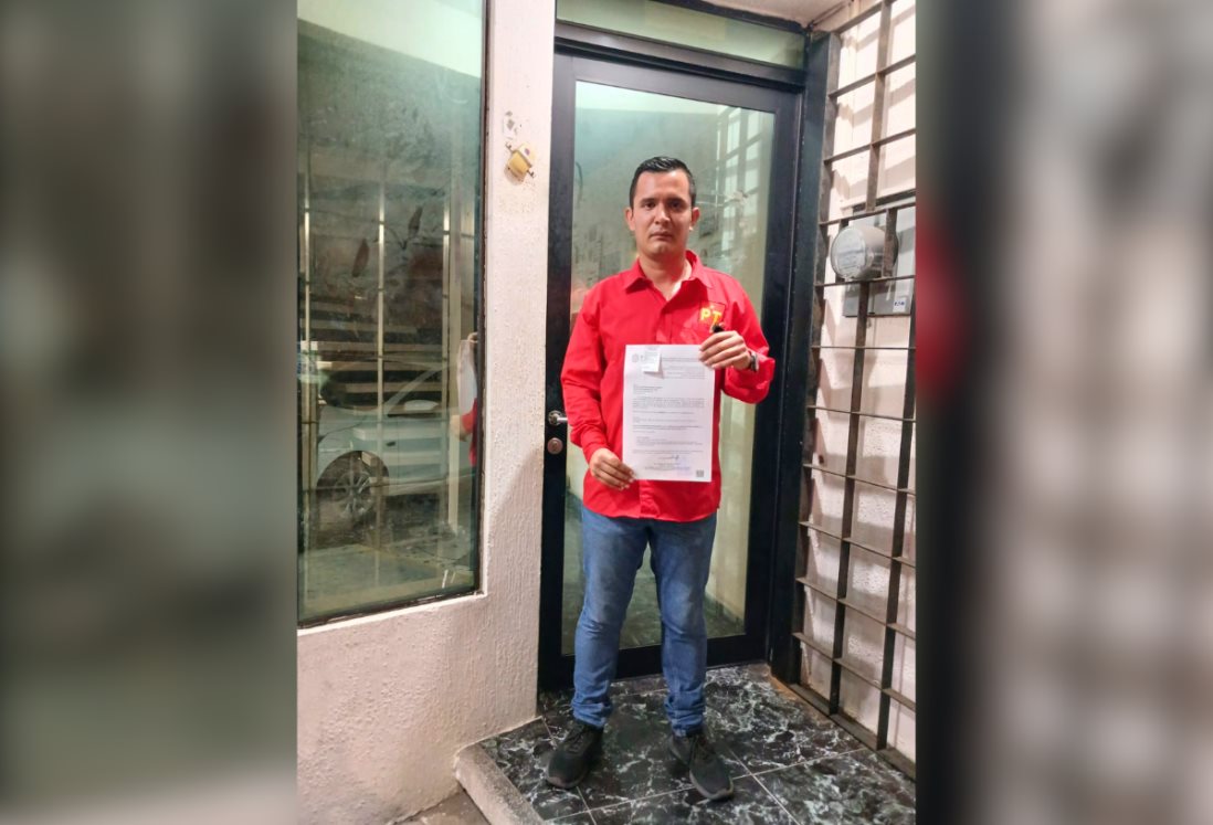 Christian Pavón, candidato del PT en Boca del Río, denuncia persecución e intento de privación de la libertad