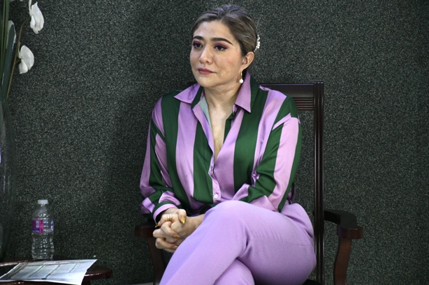 Justicia con empatía y sentido social, propone Adriana Arias (+VIDEO)