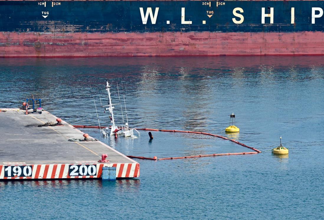Dejan hundido a remolcador ecuatoriano en el puerto de Veracruz