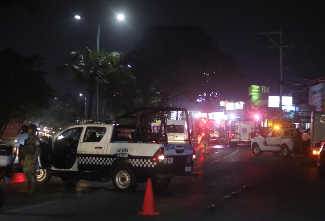 Negocio de maquinaria se incendia en colonia Primero de Mayo Sur de Boca del Río